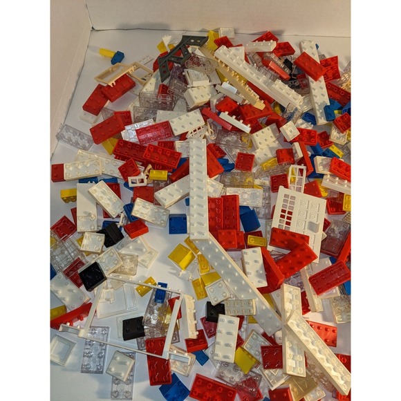 Vintage 1970 Playskool Milton Bradley Plastic Building Bricks - 278 Pieces - Picture 4 of 7